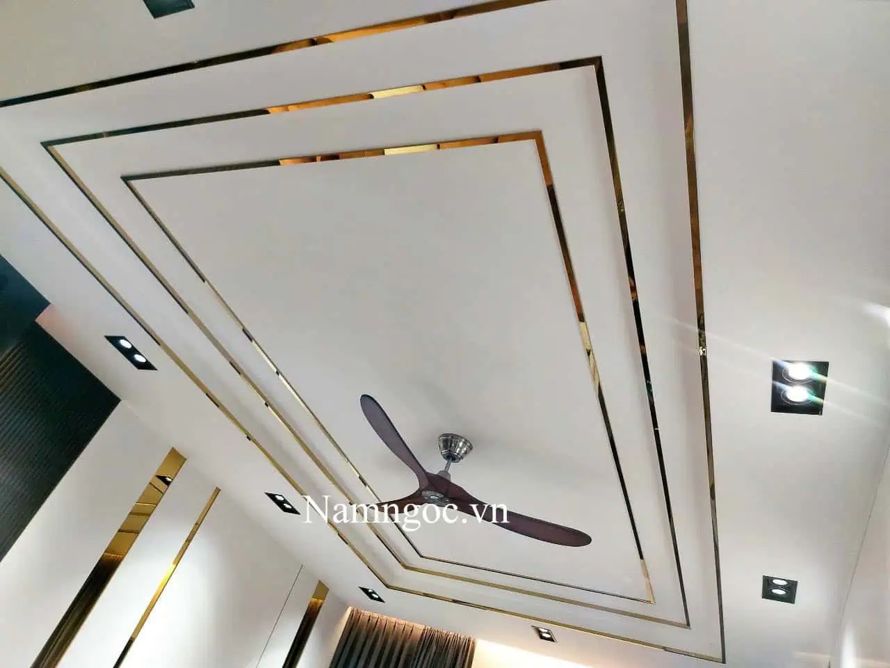 Mẫu trần thạch cao phòng khách hiện đại