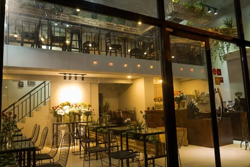 Không gian quán cafe sang trọng