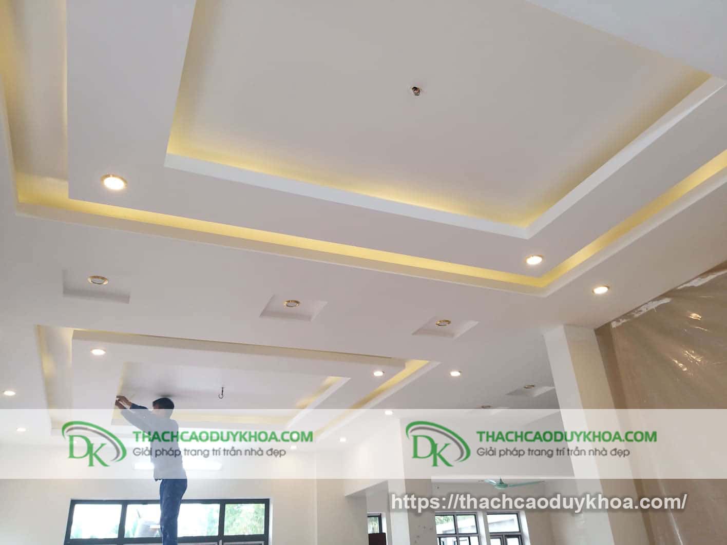 Trần thạch cao giật cấp