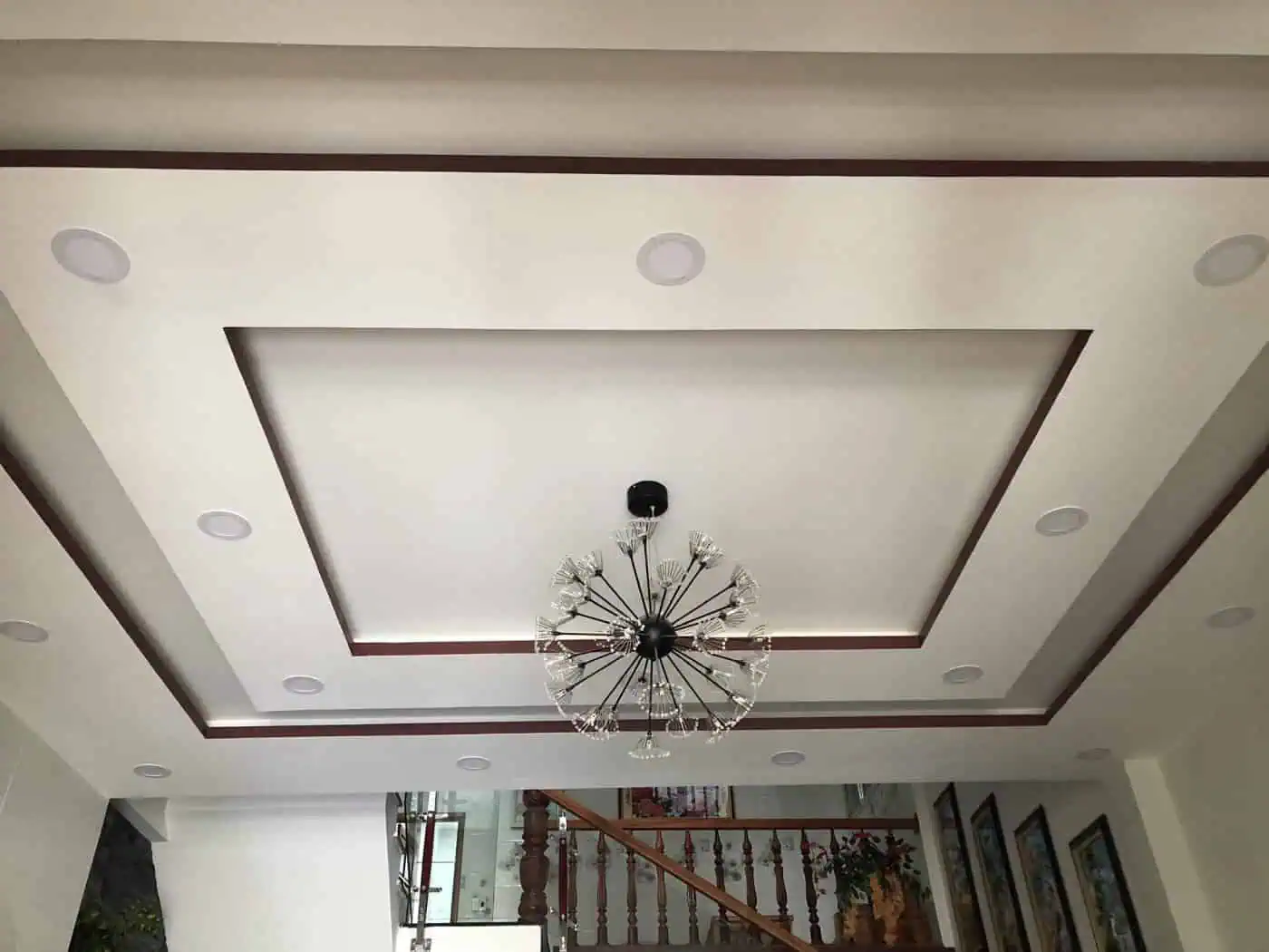 Mẫu trần thạch cao giật cấp đơn giản