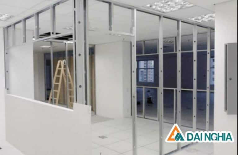 Lắp ghép các vách tấm thạch cao lên khung