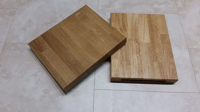 Gỗ cao su và gỗ sồi