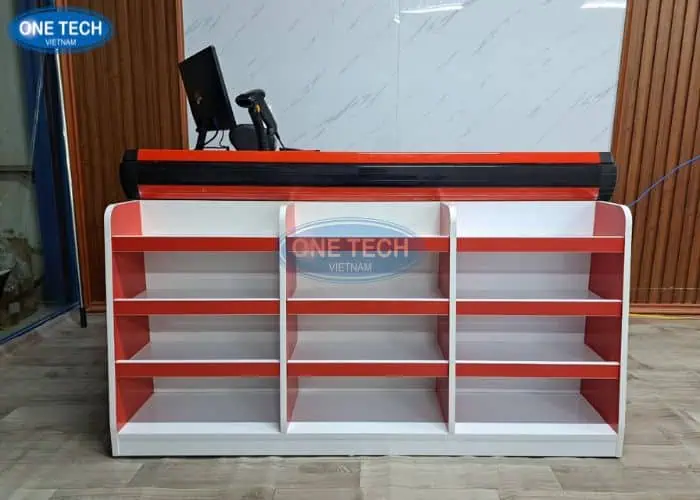 Kệ trưng bày sản phẩm tại quầy thanh toán