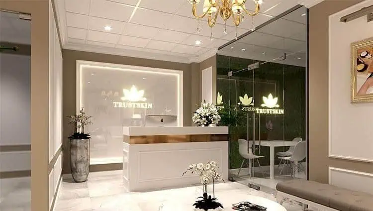 Quầy lễ tân tự nhiên