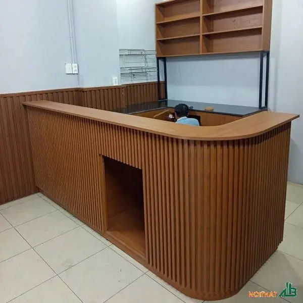 Quầy bar gỗ sơn sẫm