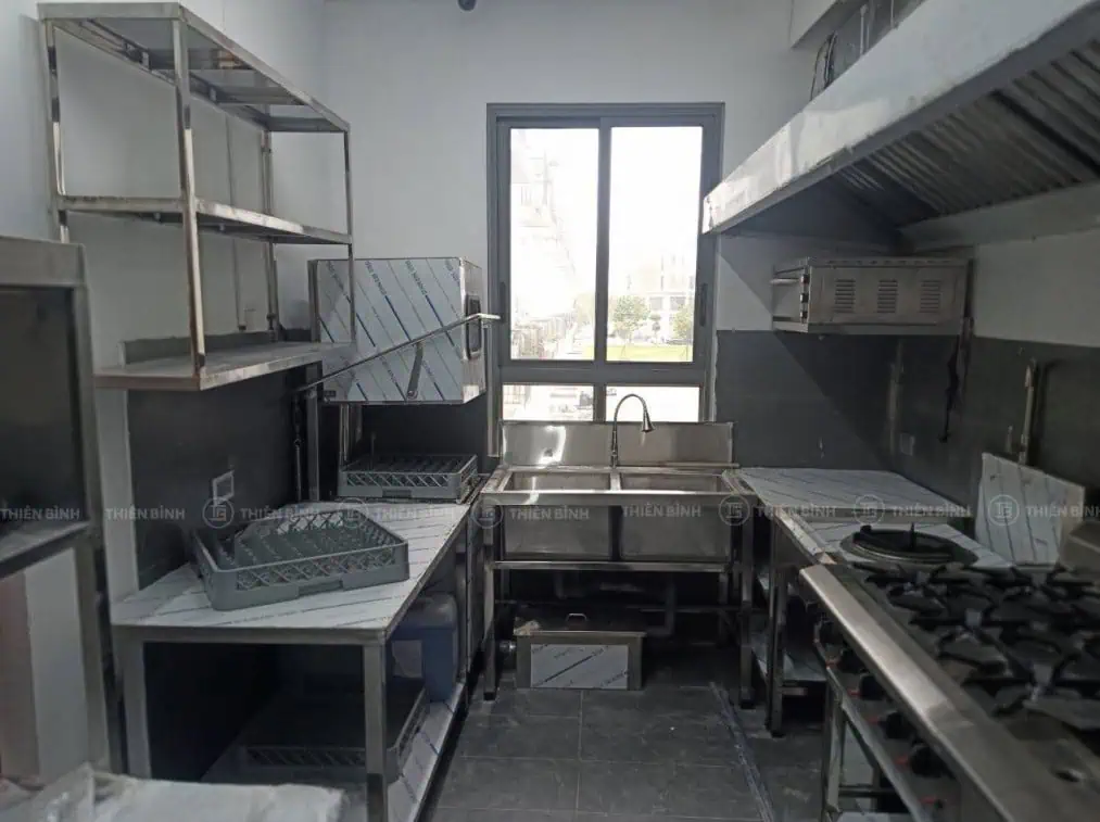 Mẫu bếp hình chữ U trong thiết kế bếp quán nhậu