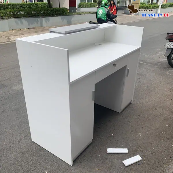 Quầy lễ tân hiện đại