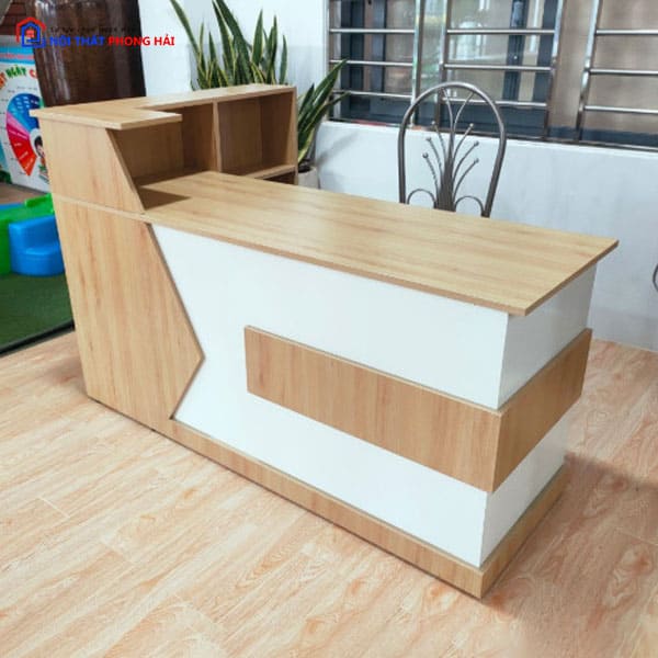 Quầy lễ tân chữ L bo góc