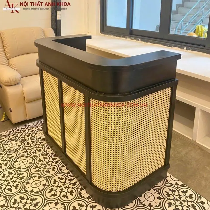 Quầy lễ tân gỗ công nghiệp đẹp hiện đại