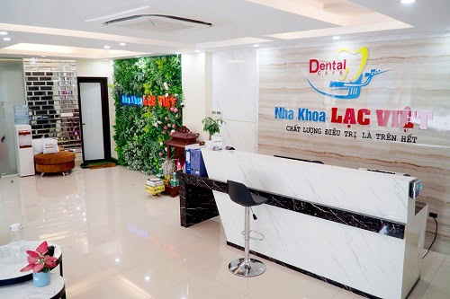 Quầy lễ tân với trang trí ấn tượng