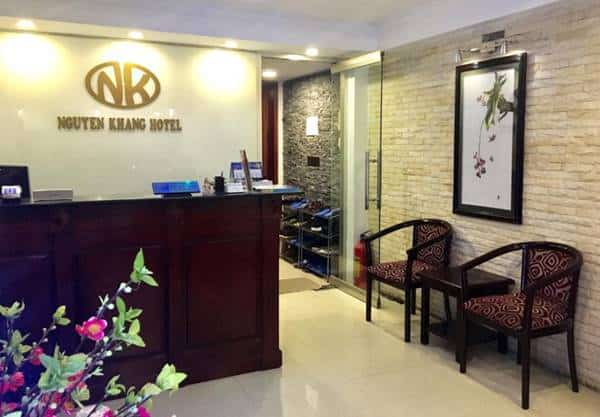 Quầy lễ tân hiện đại
