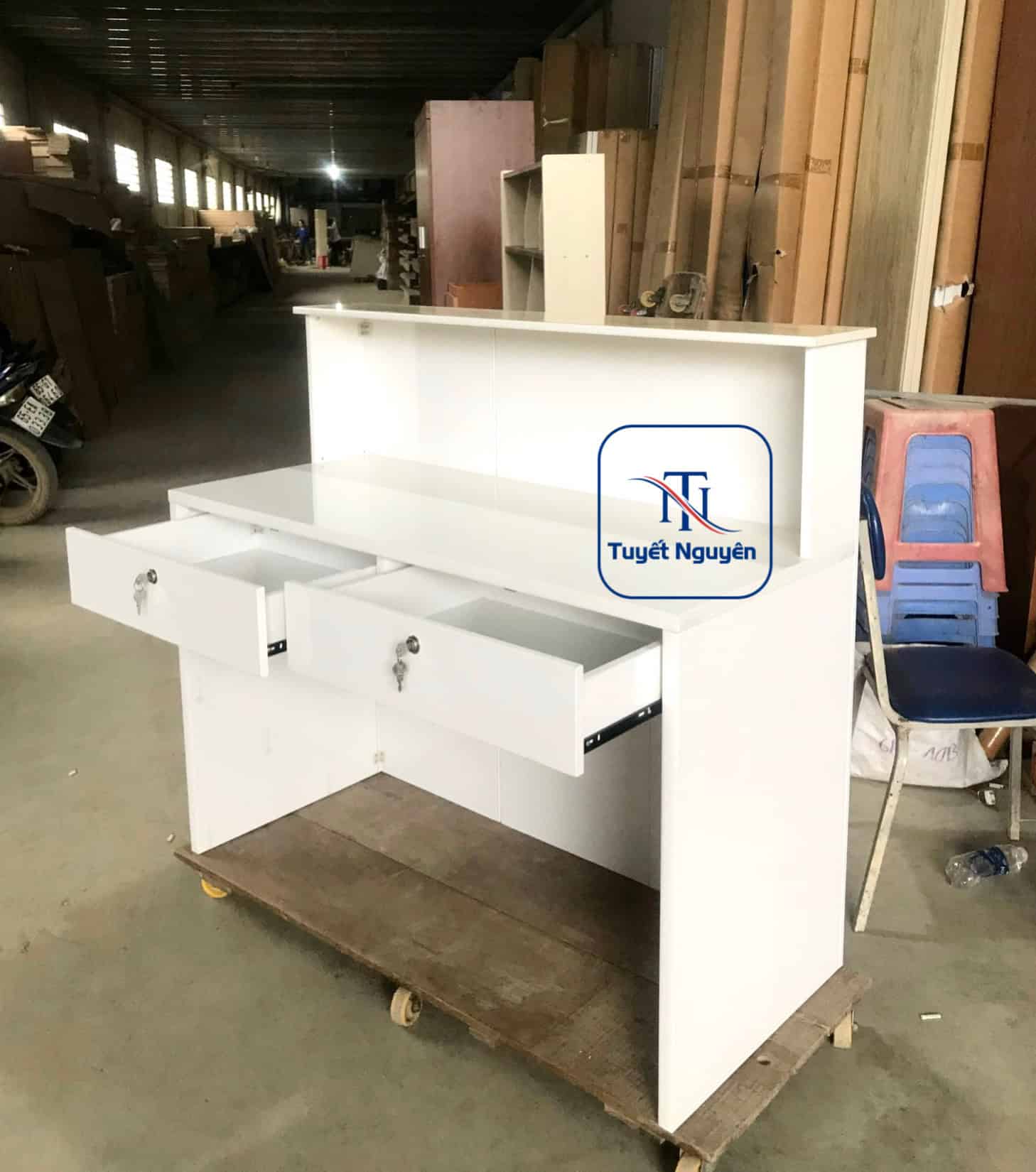 Quầy lễ tân nhựa Đài Loan 1m2