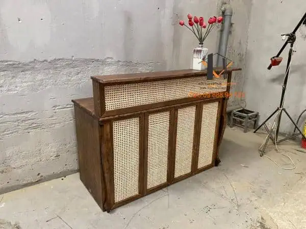 Quầy lễ tân phối lưới mây mắt cáo