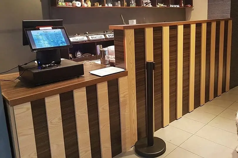 Quầy thu ngân gỗ tự nhiên cao cấp