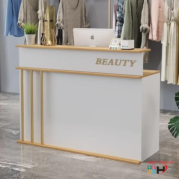 Quầy thu ngân shop quần áo