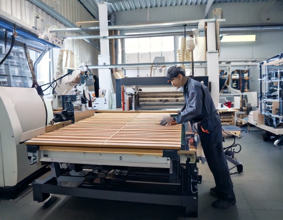 San Xuat Giuong Di Thi Truong Nuoc Ngoai 3