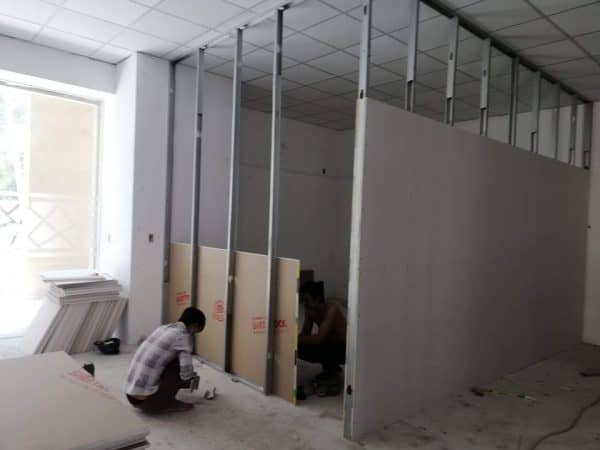 Thi công vách ngăn thạch cao