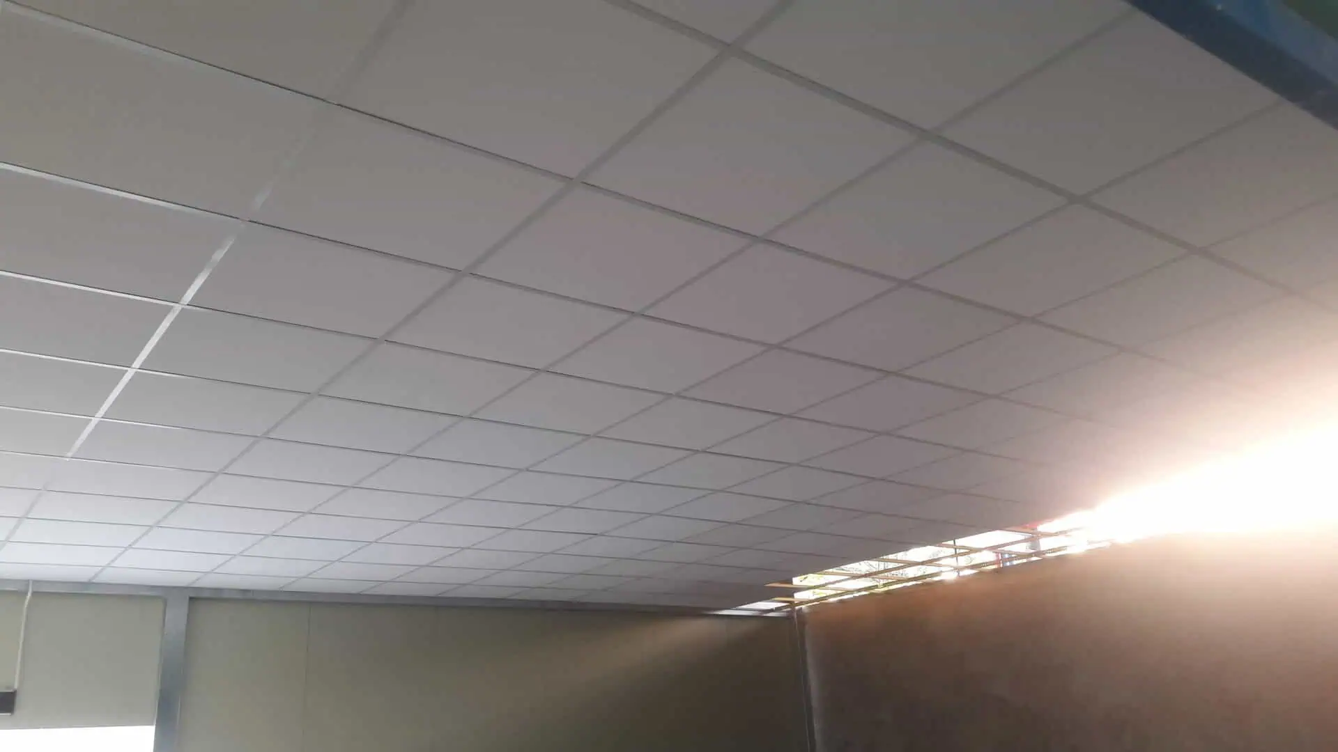 Mẫu trần thạch cao thả 60x60