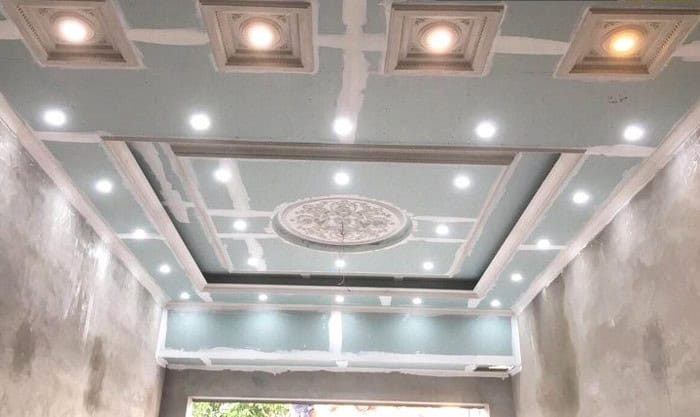 Mẫu trần hình chữ U