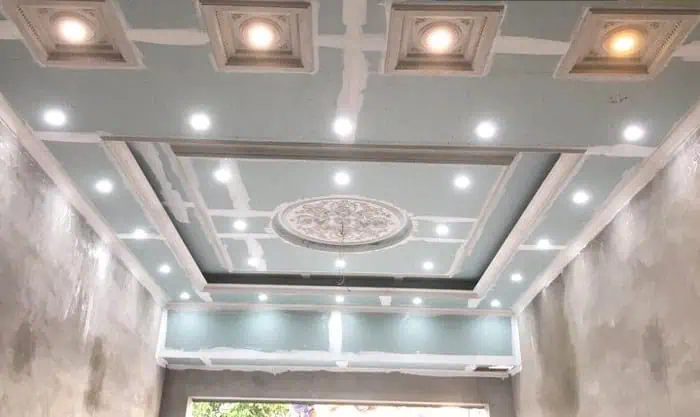Mẫu trần hình chữ U