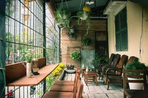 Cực chất mẫu kệ sắt treo quần áo shop thời trang hình bậc thang