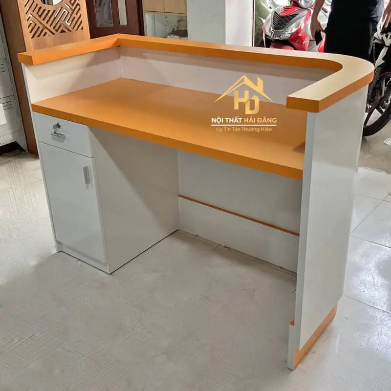 Quầy lễ tân gỗ công nghiệp